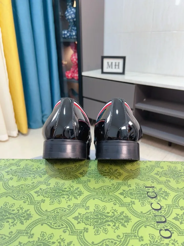 Men's shoes 💰500🌹🌹Niuli [GUCCI Gucci] A new style of formal men's leather shoes is coming~ The original quality upper is made of patent leather imported from Italy, the leather is soft and delicate, comfortable and soft first-layer cowhide lining, rubber wear-resistant outsole, the shoe shape is dignified and domineering, and the luxury charm cannot be concealed! The natural and free nouveau riche leads the trend. Code number: 38-44
